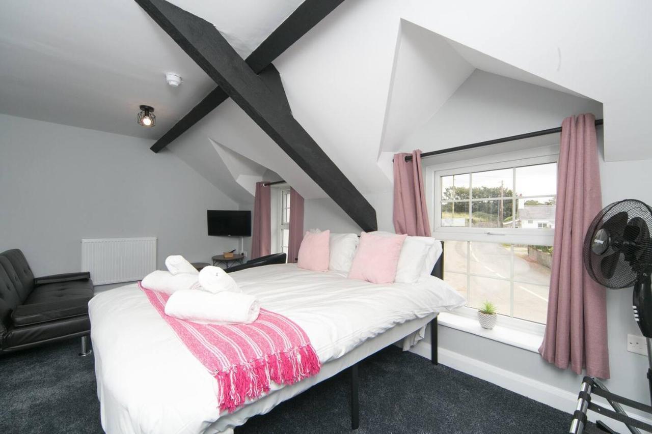 Pass The Keys Modern En-Suite Room In Country Pubrestaurant 2 Llanddona Eksteriør bilde